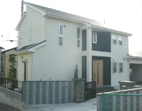 ガレージ付き住宅木造２階建て　セルロース断熱で快適な家：藤沢市