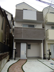 狭小住宅・３階建て・ビルトインガレージがある３３坪の家：横浜市