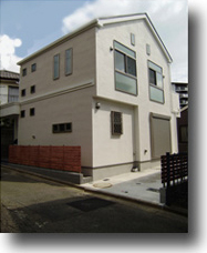 狭小住宅・２階建て・床暖房、ペアガラスなど設備が充実した家：横浜市