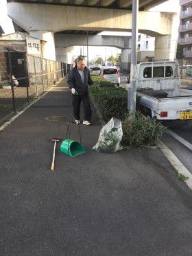 新羽倉庫周辺の街頭掃除