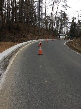 気仙沼で道路の拡幅整備工事