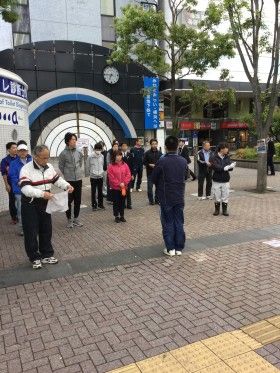 NPO法人日本を美しくする会 神奈川掃除に学ぶ会新横浜駅前街頭清掃に参加しました
