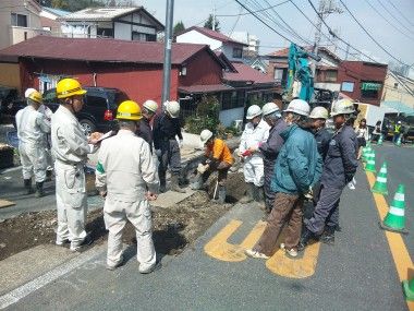 中区山手で水道管工事