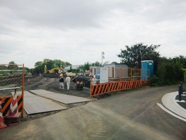 新しい道路を作っています