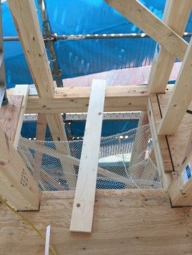 白楽駅近くで木造３階建て