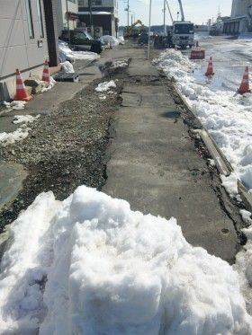 塩竃市で３．１１東日本大震災で壊された下水道管をなおしています