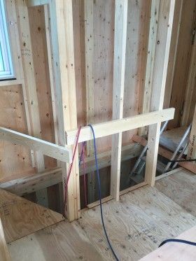 西区浅間町の３階建て