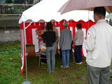 恵みの雨の中での地鎮祭
