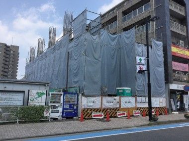 大和駅前のビル