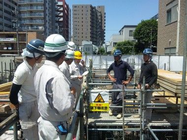 大和駅前で７階建てのビル建設