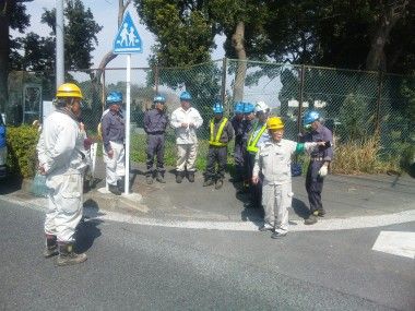 古い水道管を耐震管に取替えています