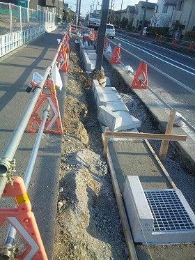 宮城県富谷町で交差点の改良工事