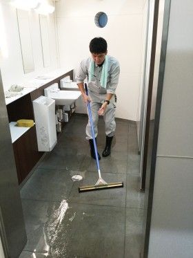 新横浜早朝清掃