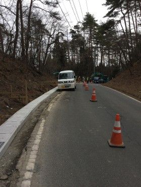 気仙沼で道路の拡幅整備工事