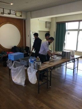 千代中学校でトイレ掃除