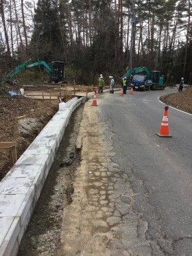 気仙沼で道路の拡幅整備工事