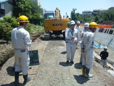川の工事