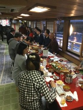 屋形船でお花見