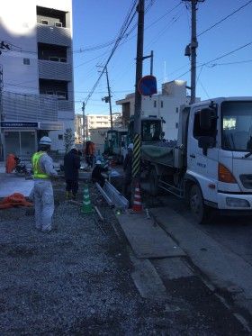 気仙沼市八日町地区が大震災の大津波で壊されました。コナゴナになった街の道路を復旧します！
