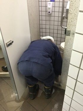 新横浜駅前街頭清掃