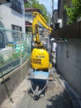 細い道路での工事