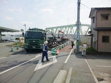 横浜市緑区で新しい道路をつくっています