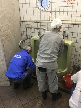 新横浜駅前トイレ早朝掃除