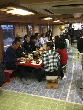 屋形船でお花見