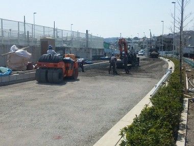 横浜市緑区で新しい道路を造っています