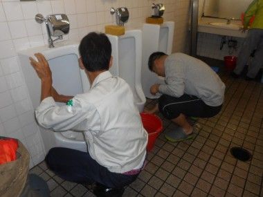 靖国神社トイレ掃除大会