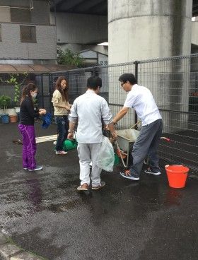 新羽駅前早朝清掃